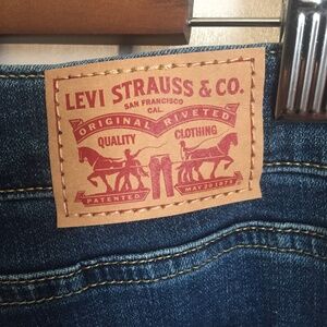 LEVI STRAUSS WOMEN'S BLUE JEANS  BOOTCUT SIZE 14    34W  32L